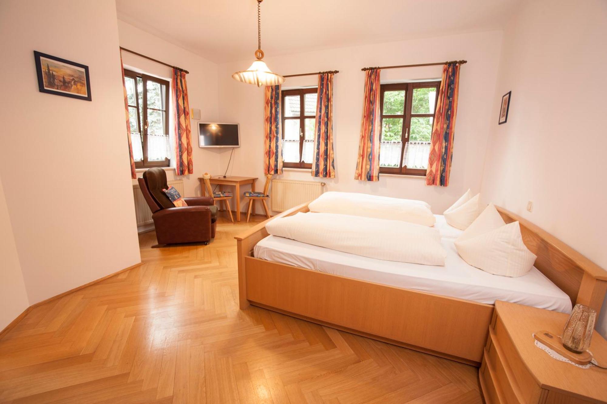 Gasthaus Schoellmann Feuchtwangen Room photo